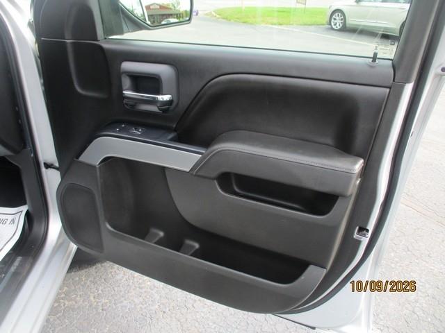 Chevrolet Silverado photo 16