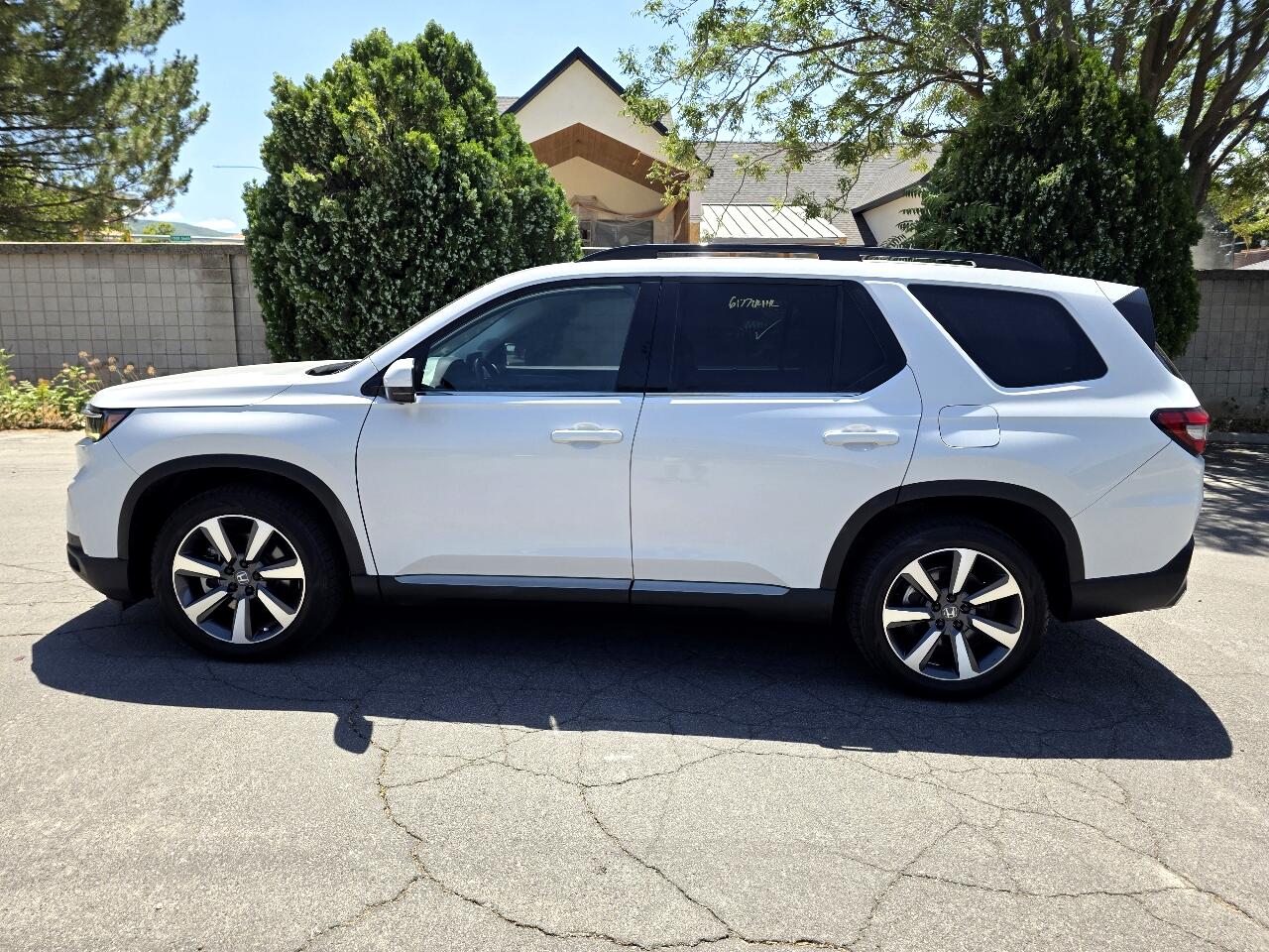 2023 Honda Pilot Elite photo 3