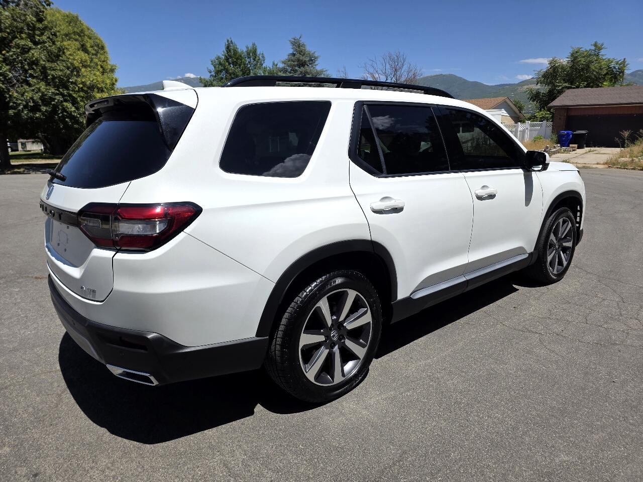 2023 Honda Pilot Elite photo 7