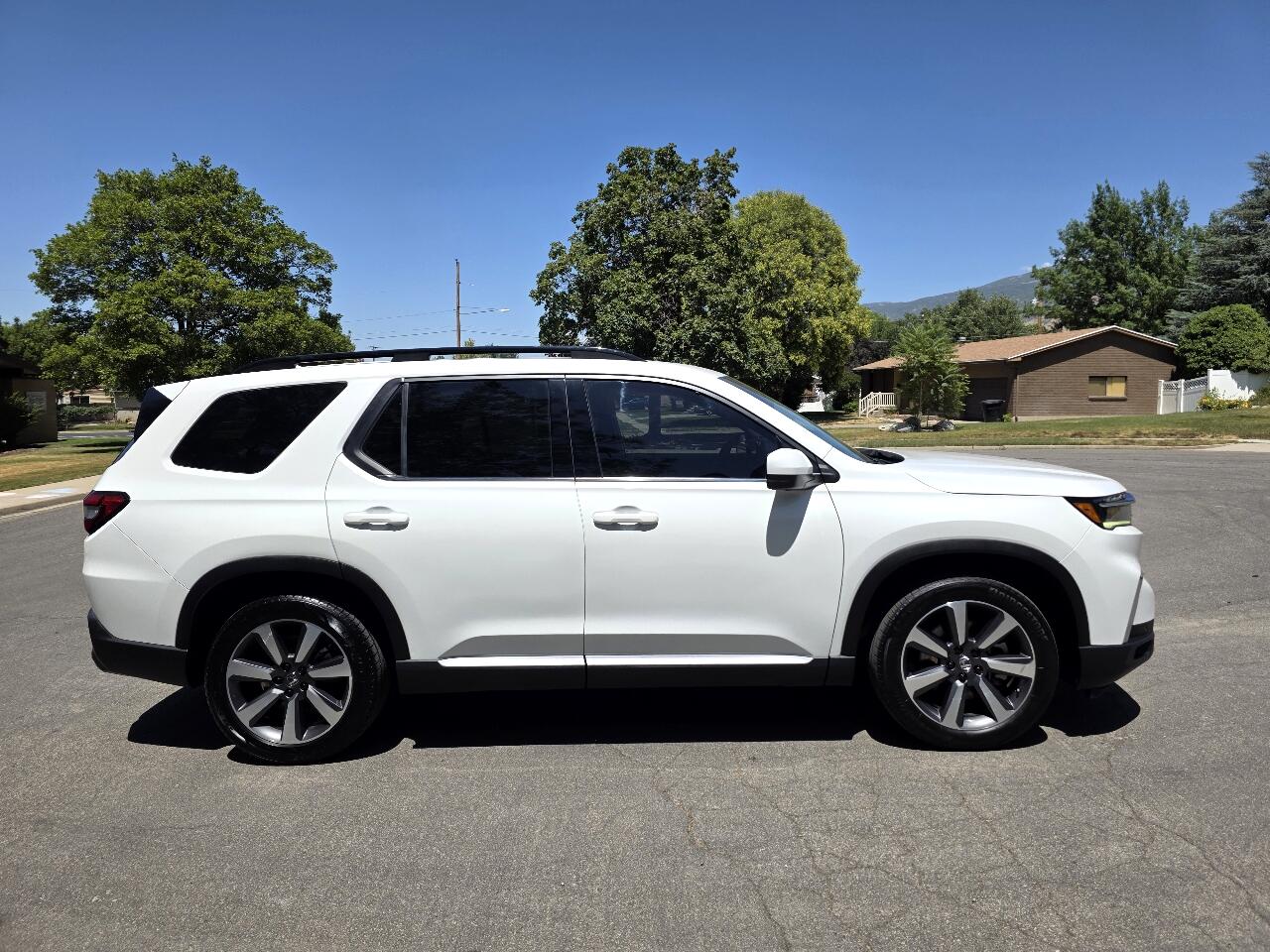 2023 Honda Pilot Elite photo 8