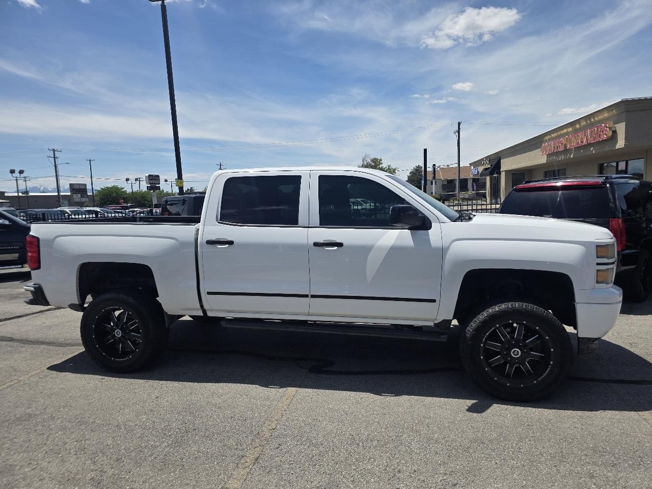 View vehicle photo 3