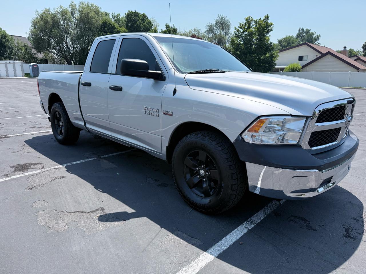 RAM 1500 4WD Quad Cab 140.5" Tradesman 2015