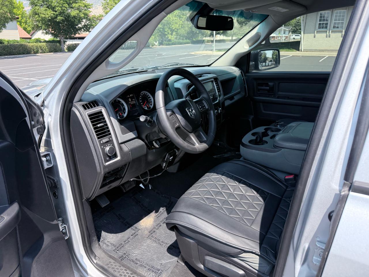 RAM 1500 4WD Quad Cab 140.5" Tradesman 2015