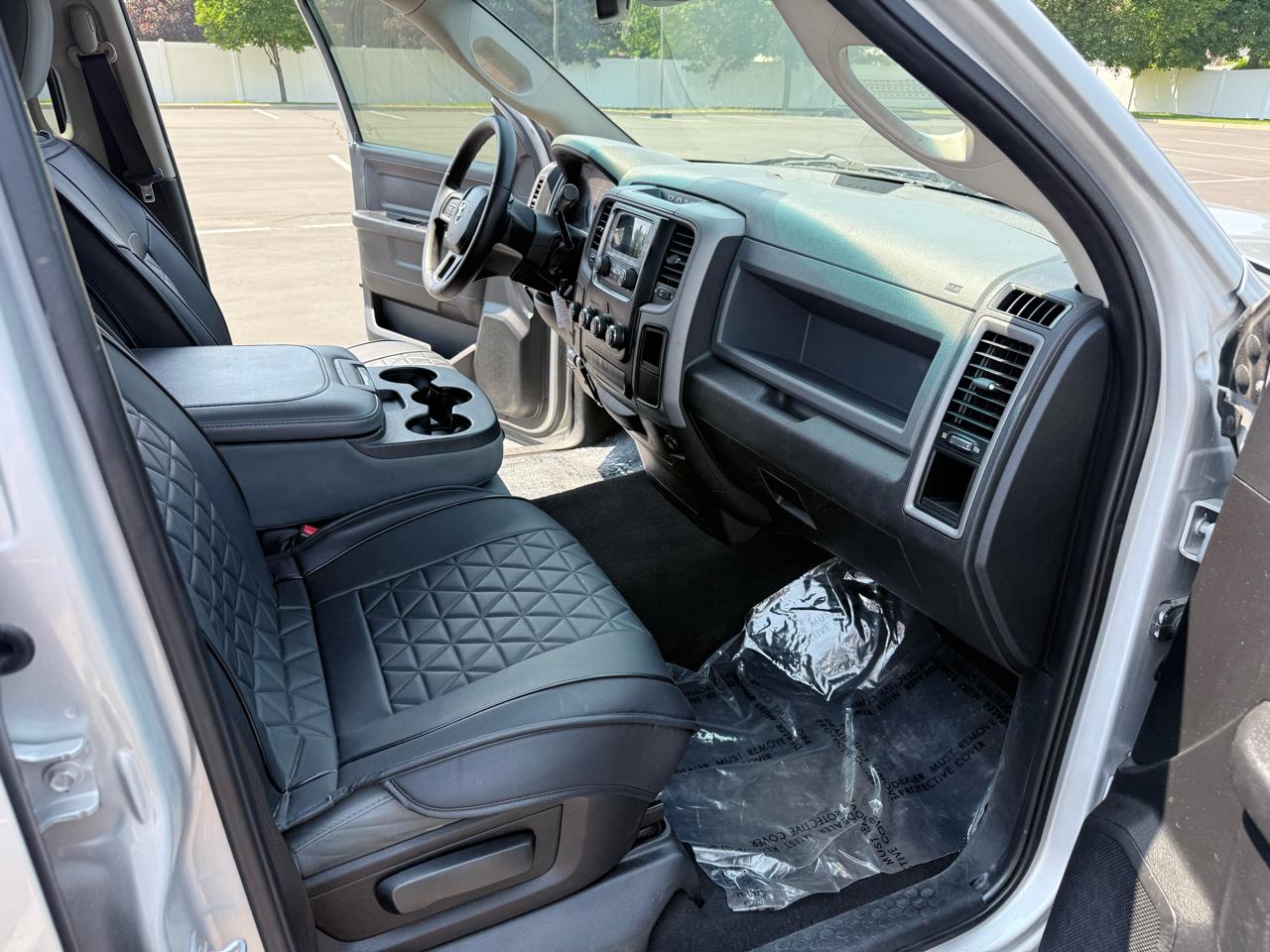 RAM 1500 4WD Quad Cab 140.5" Tradesman 2015