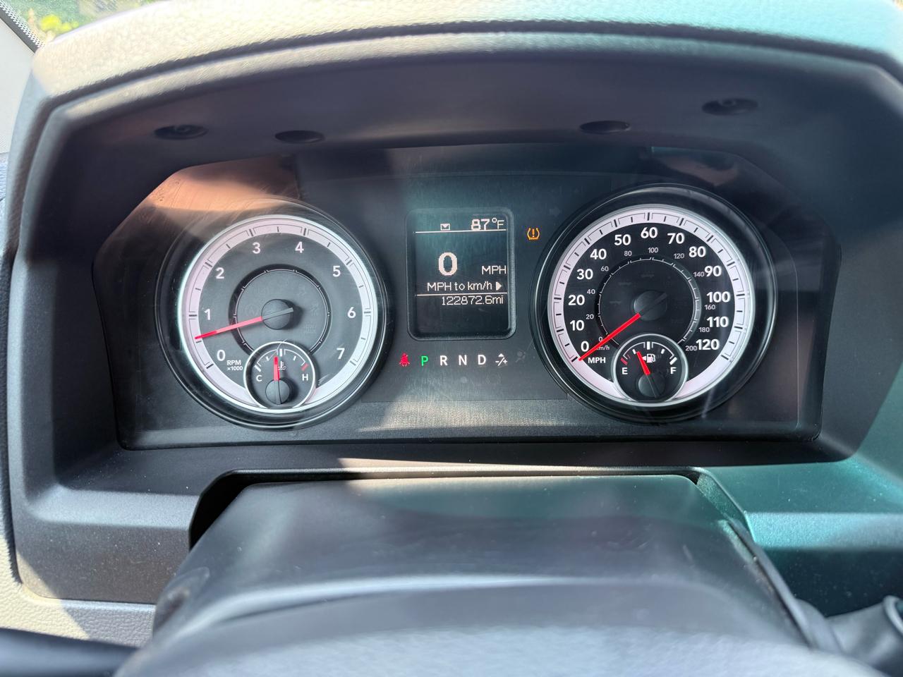 RAM 1500 4WD Quad Cab 140.5" Tradesman 2015