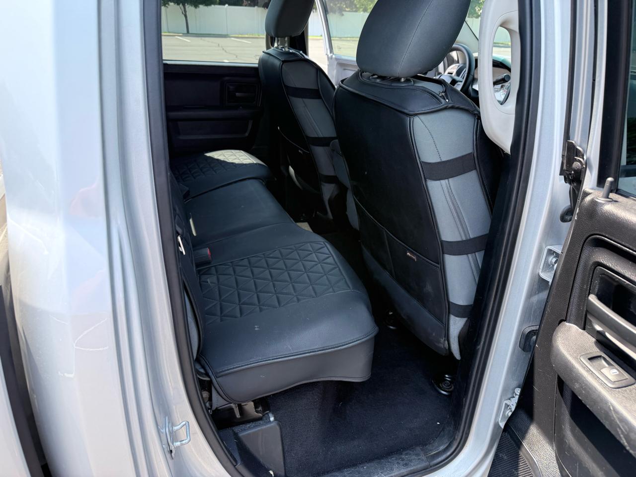 RAM 1500 4WD Quad Cab 140.5" Tradesman 2015