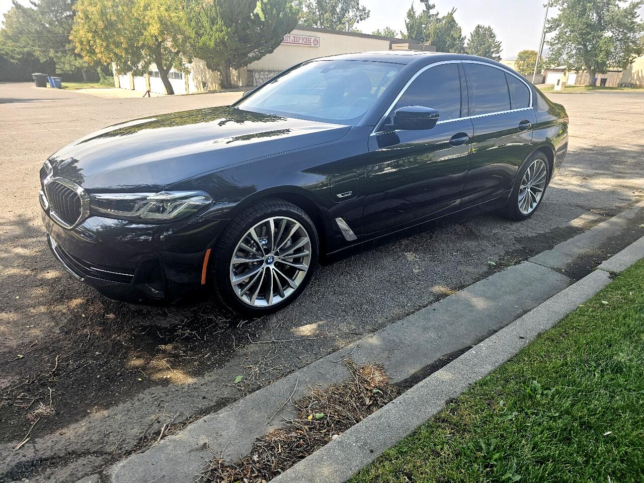 2023 Bmw 530e 5-Series photo 3