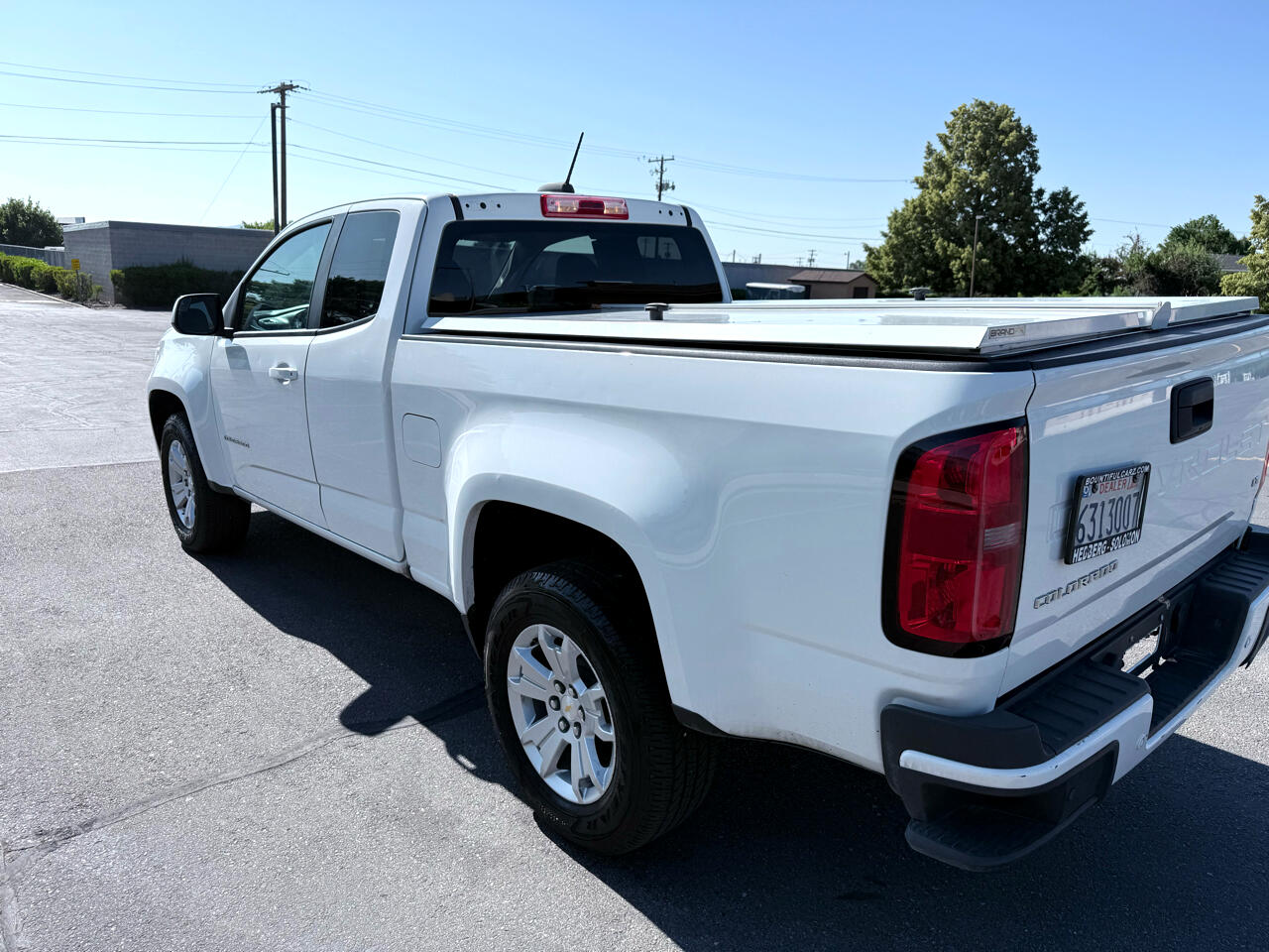 2021 Chevrolet Colorado LT photo 3