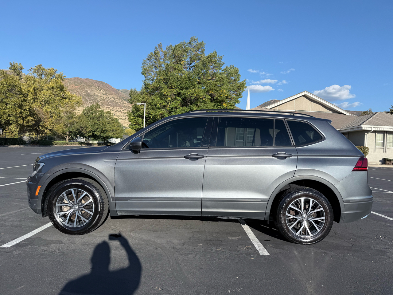 2021 Volkswagen Tiguan S photo 2