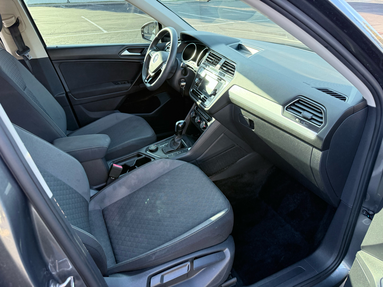 2021 Volkswagen Tiguan S photo 12