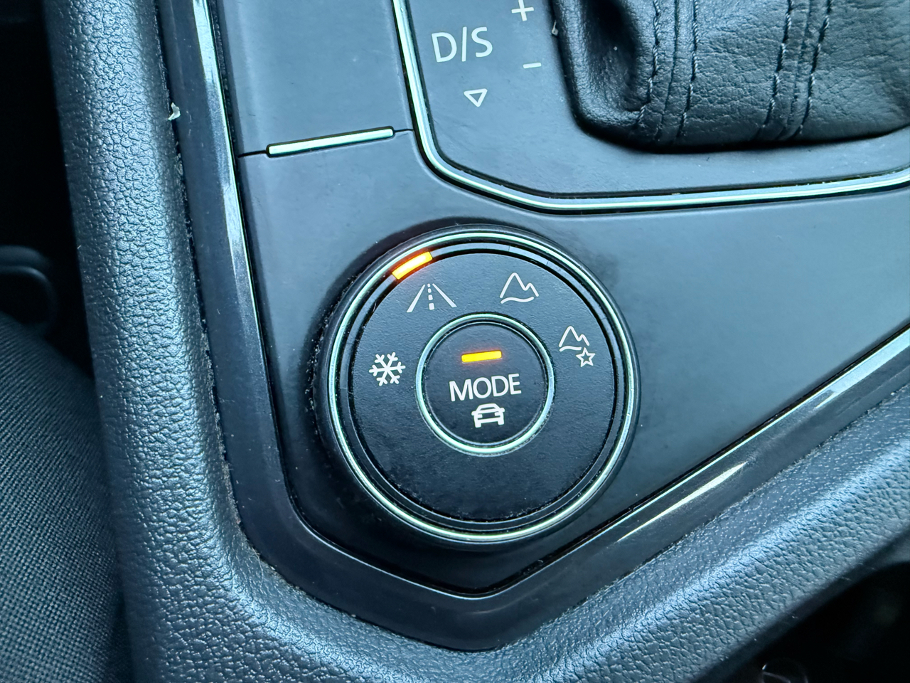 2021 Volkswagen Tiguan S photo 14