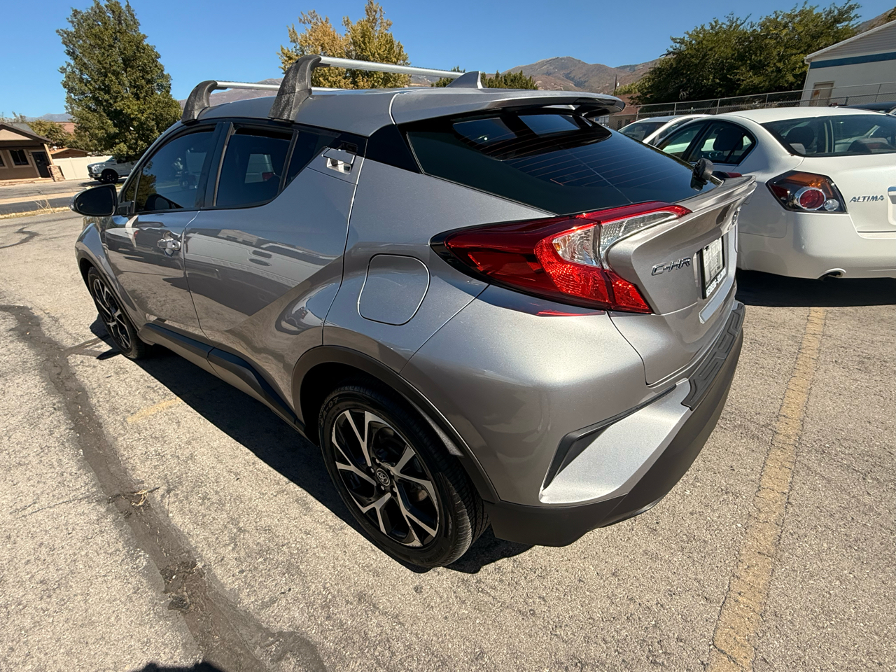 2018 Toyota C-HR XLE Premium photo 7