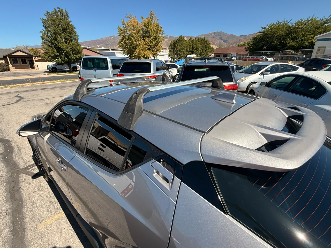 2018 Toyota C-HR XLE Premium photo 8