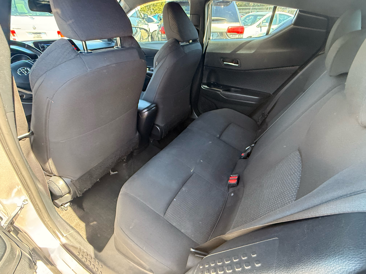 2018 Toyota C-HR XLE Premium photo 12