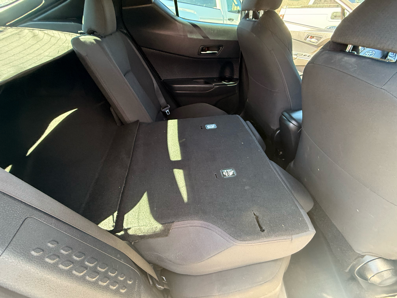 2018 Toyota C-HR XLE Premium photo 14