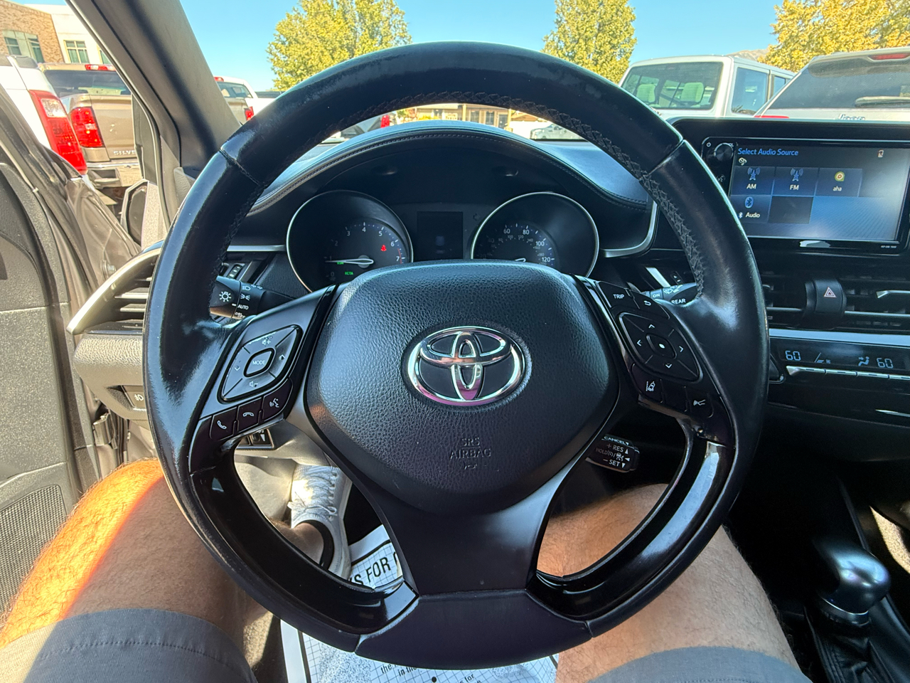 2018 Toyota C-HR XLE Premium photo 18