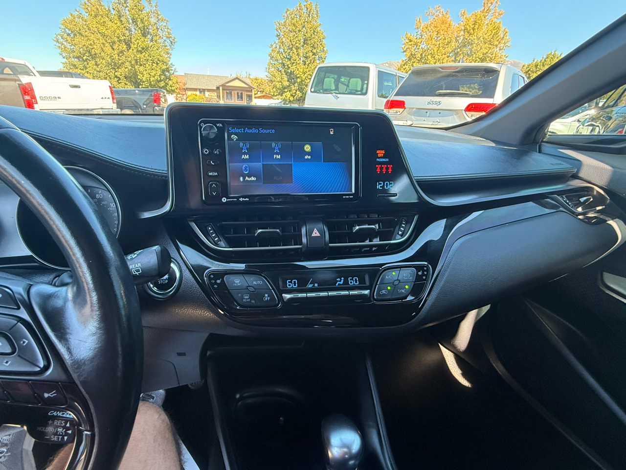 2018 Toyota C-HR XLE Premium photo 19