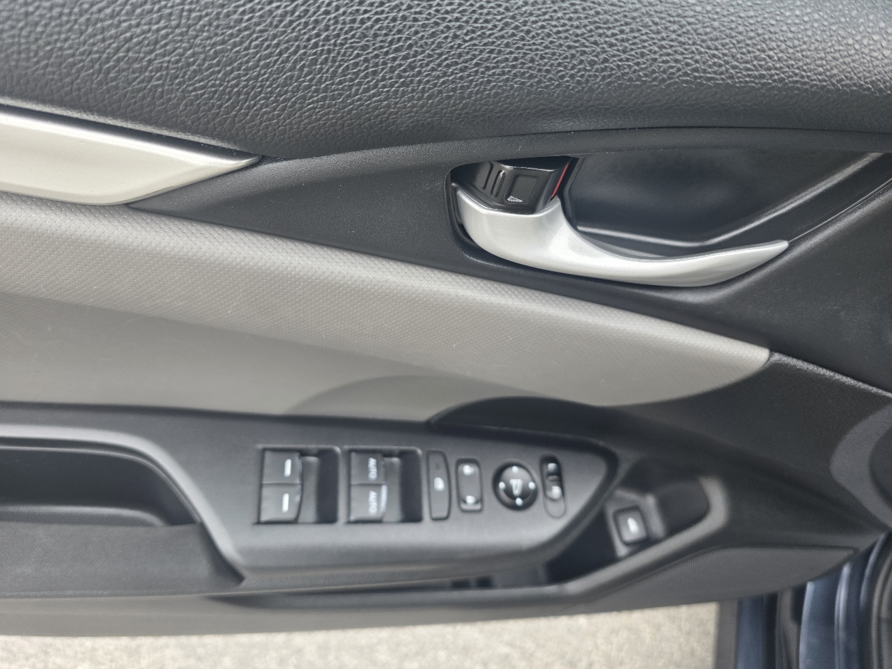 2017 Honda Civic LX photo 9
