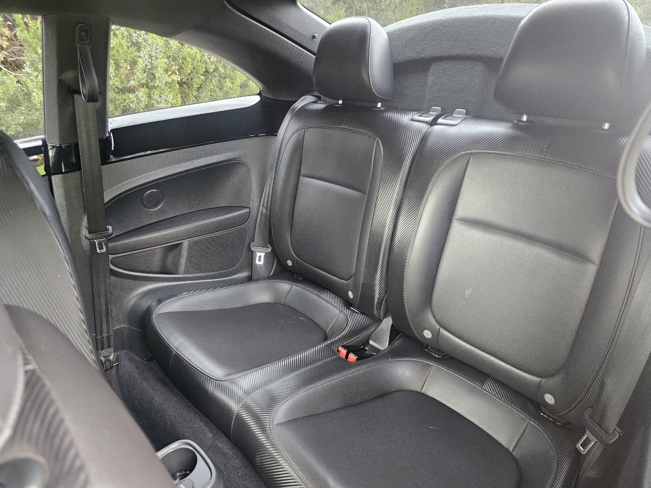 2013 Volkswagen Beetle TDI photo 16