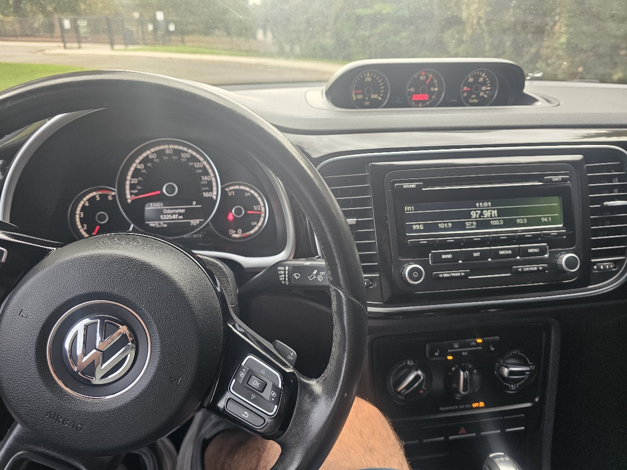 2013 Volkswagen Beetle TDI photo 17