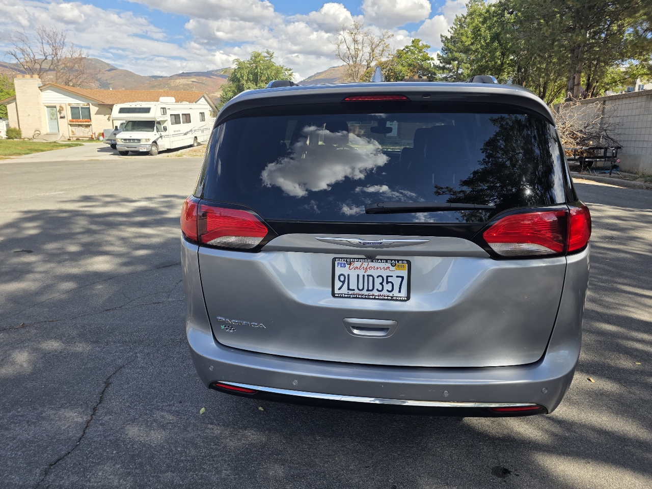 2020 Chrysler Pacifica Touring L photo 4