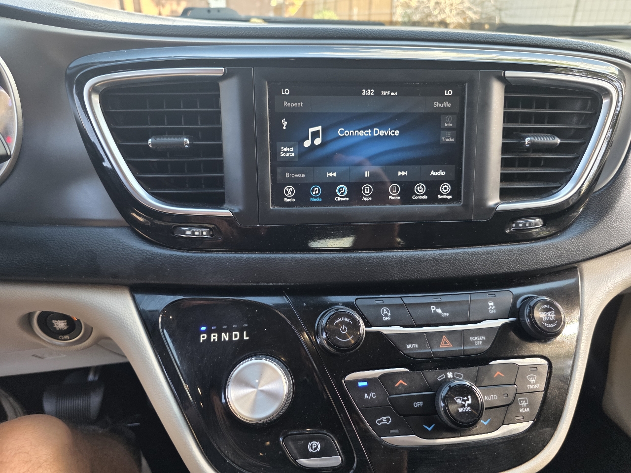 2020 Chrysler Pacifica Touring L photo 9