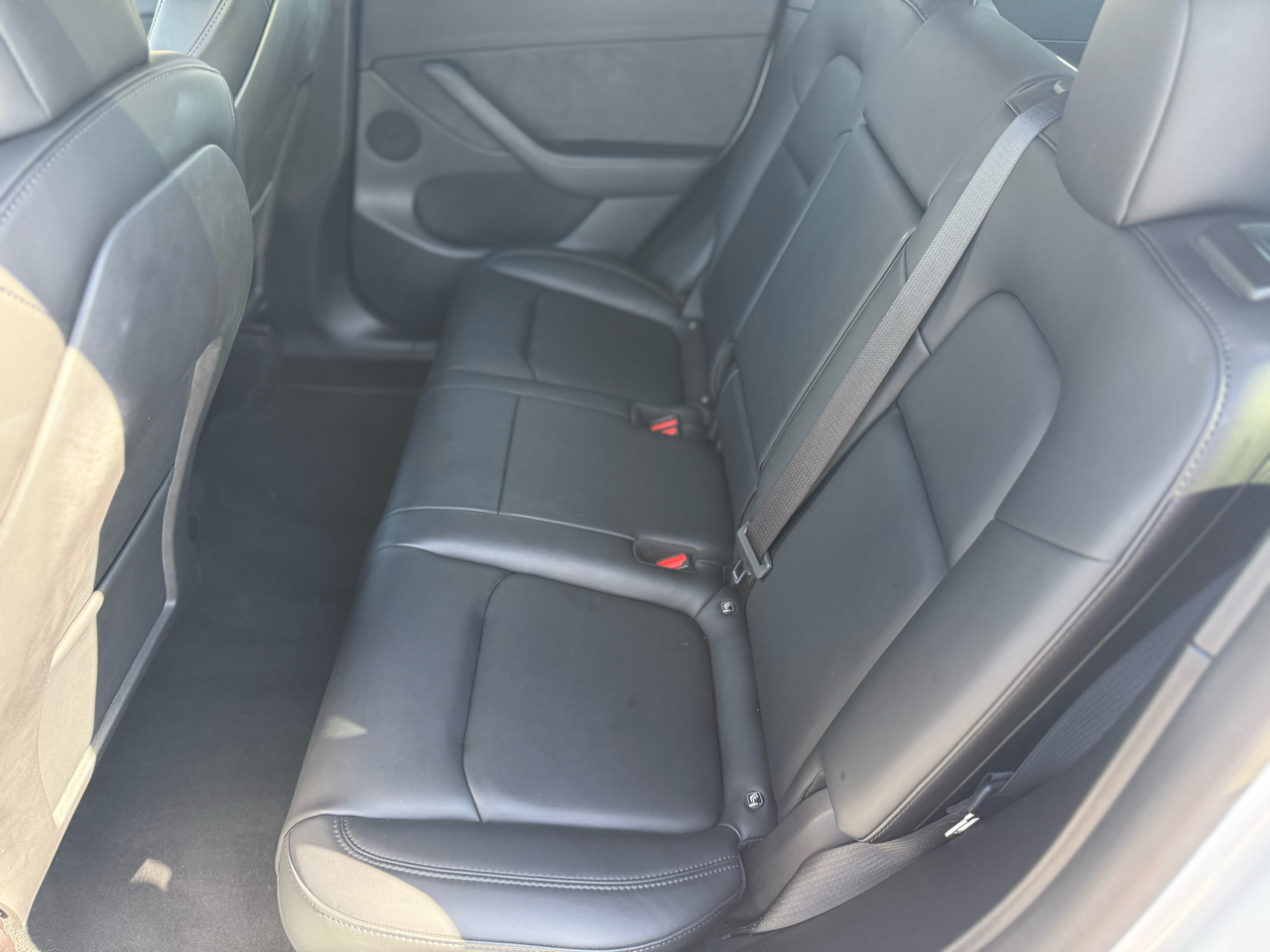2022 Tesla Model Y Long Range photo 9