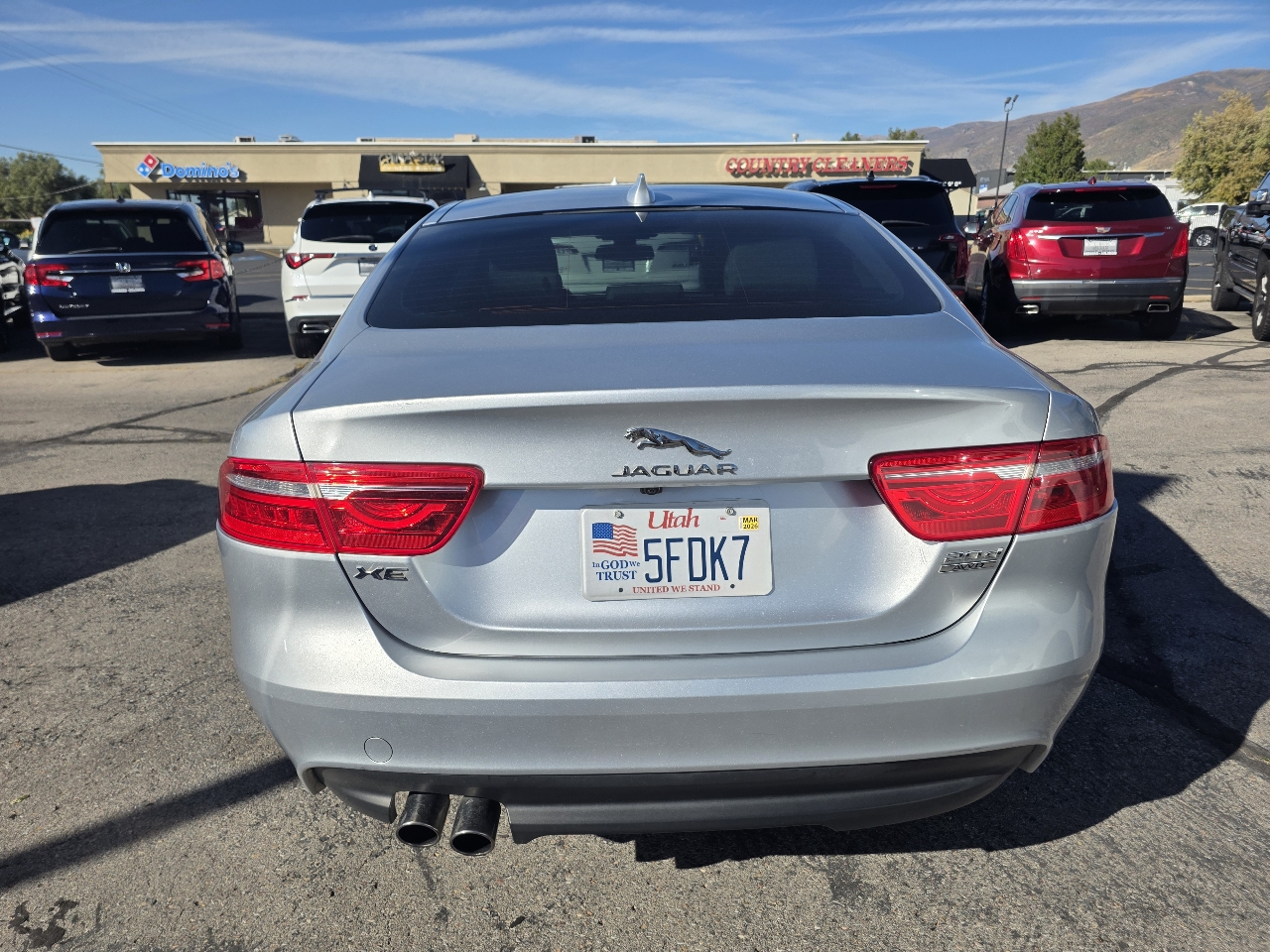 2017 Jaguar XE photo 4