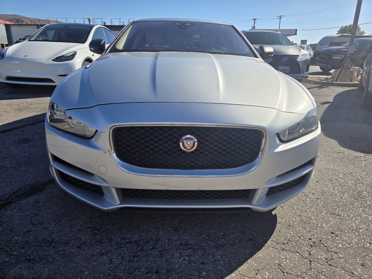 2017 Jaguar XE photo 8