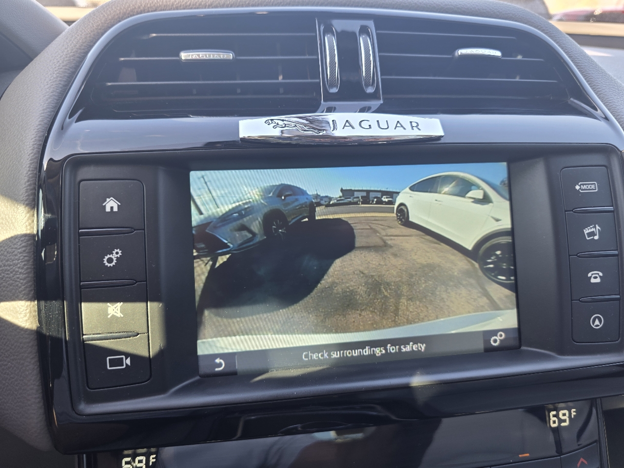 2017 Jaguar XE photo 20