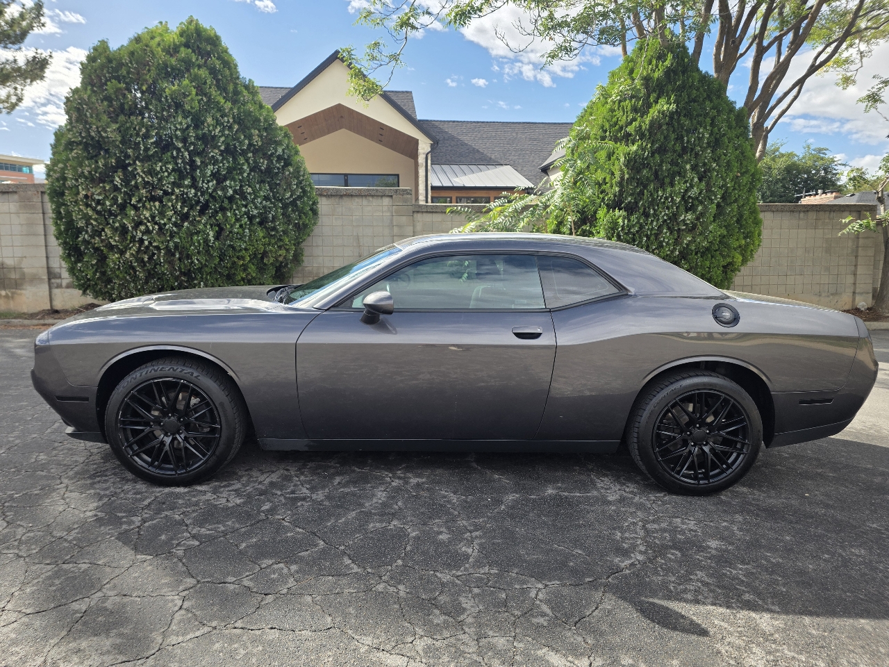 2016 Dodge Challenger SXT photo 3