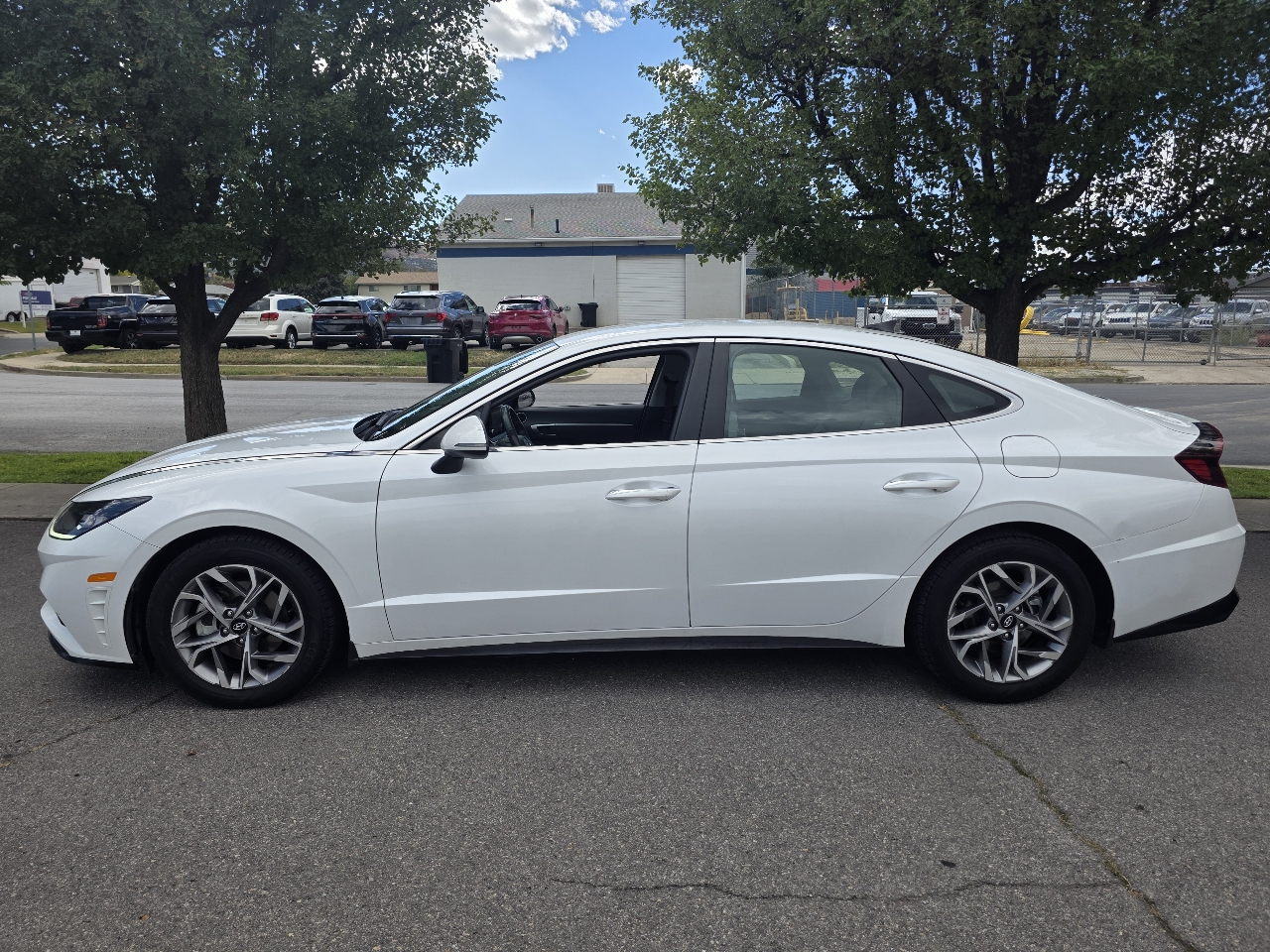 2020 Hyundai Sonata Convenience SEL Premium photo 2