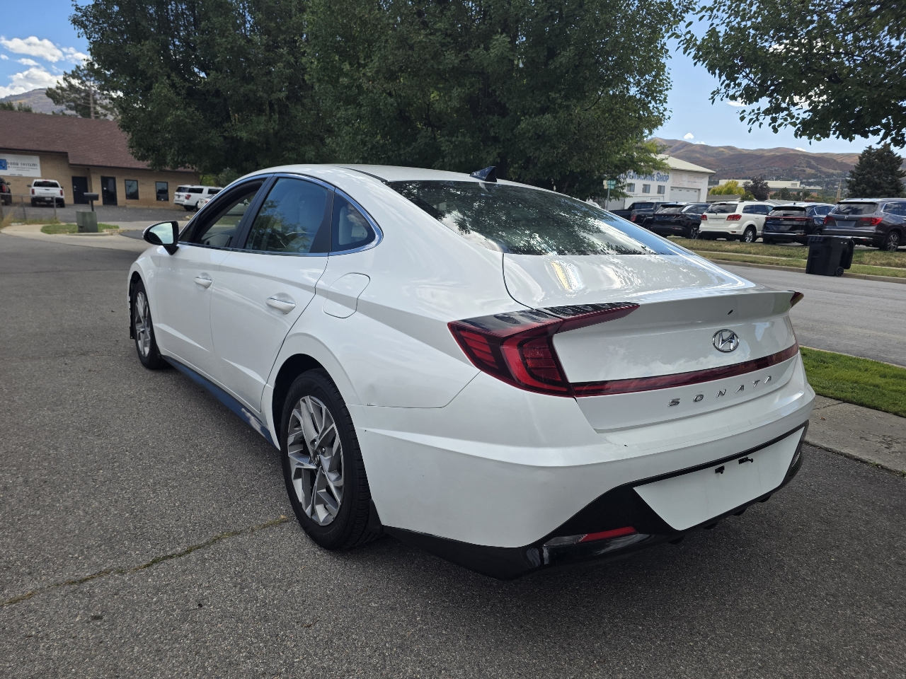 2020 Hyundai Sonata Convenience SEL Premium photo 3