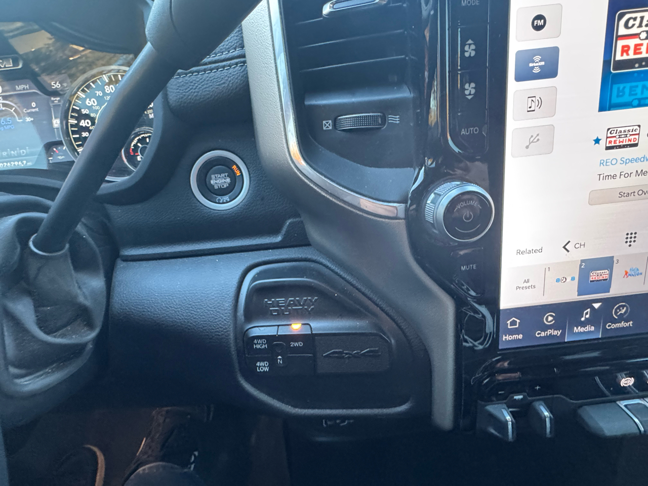 RAM 2500 Laramie 4x4 Crew Cab 6'4" Box 2024 RAM 2500 Laramie 4x4 Crew Cab 6'4" Box 2024