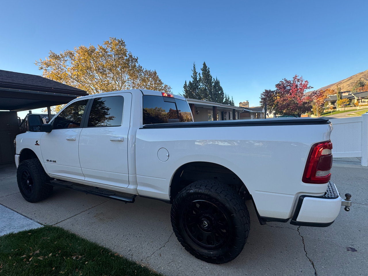 RAM 2500 Laramie 4x4 Crew Cab 6'4" Box 2024 RAM 2500 Laramie 4x4 Crew Cab 6'4" Box 2024