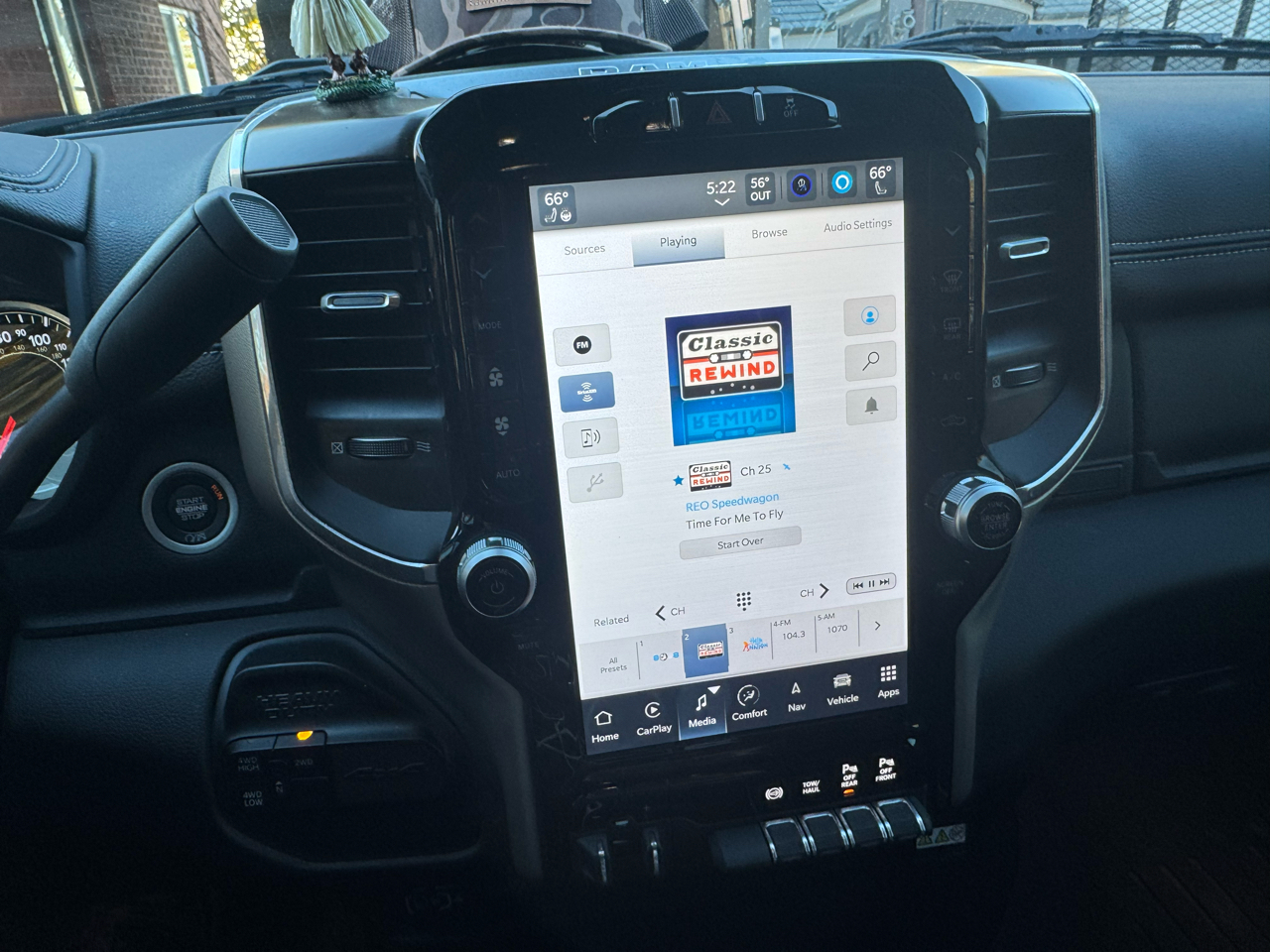 RAM 2500 Laramie 4x4 Crew Cab 6'4" Box 2024 RAM 2500 Laramie 4x4 Crew Cab 6'4" Box 2024