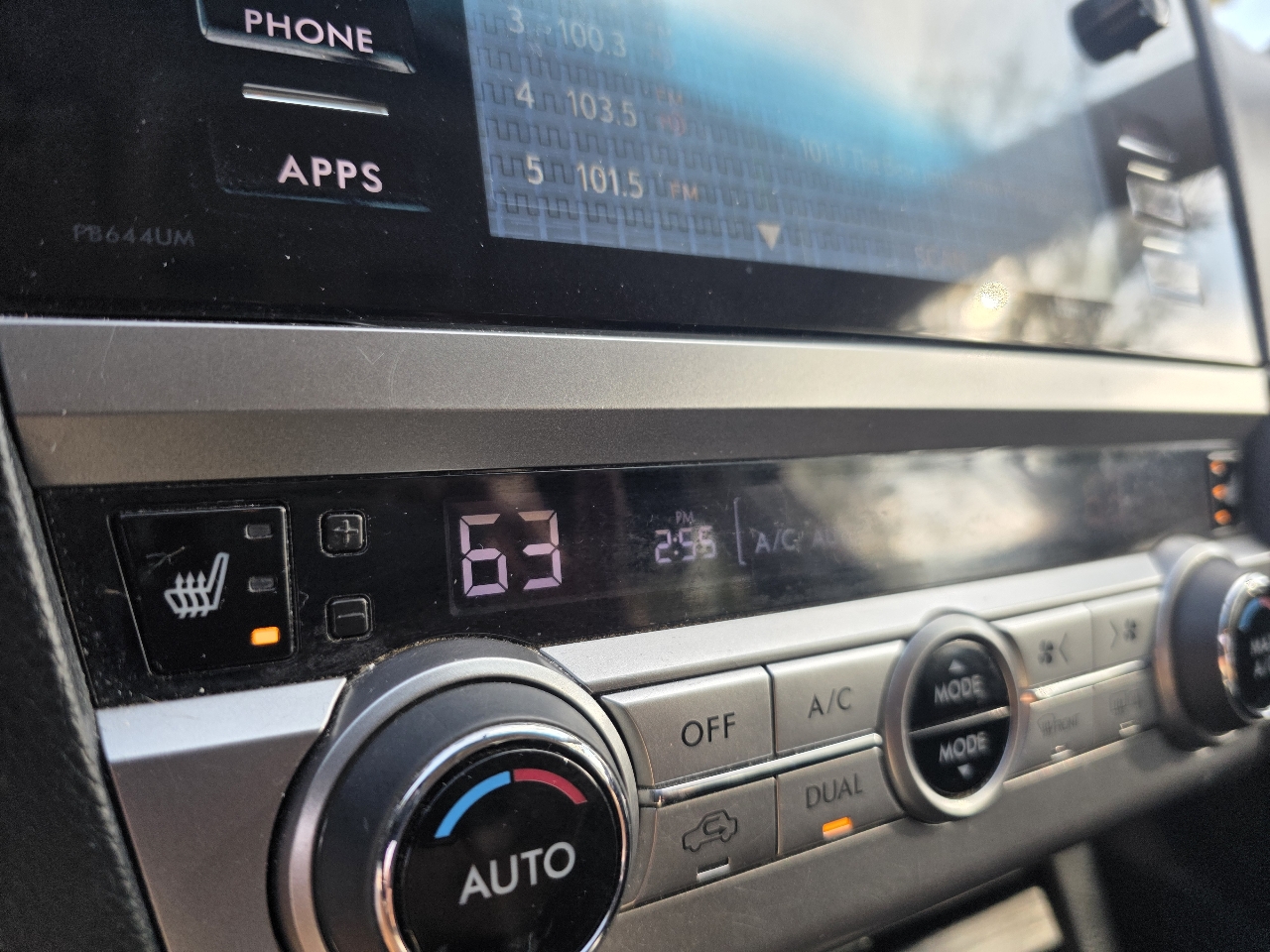 Subaru Legacy 4dr Sdn 2.5i Premium PZEV 2015 Subaru Legacy 4dr Sdn 2.5i Premium PZEV 2015