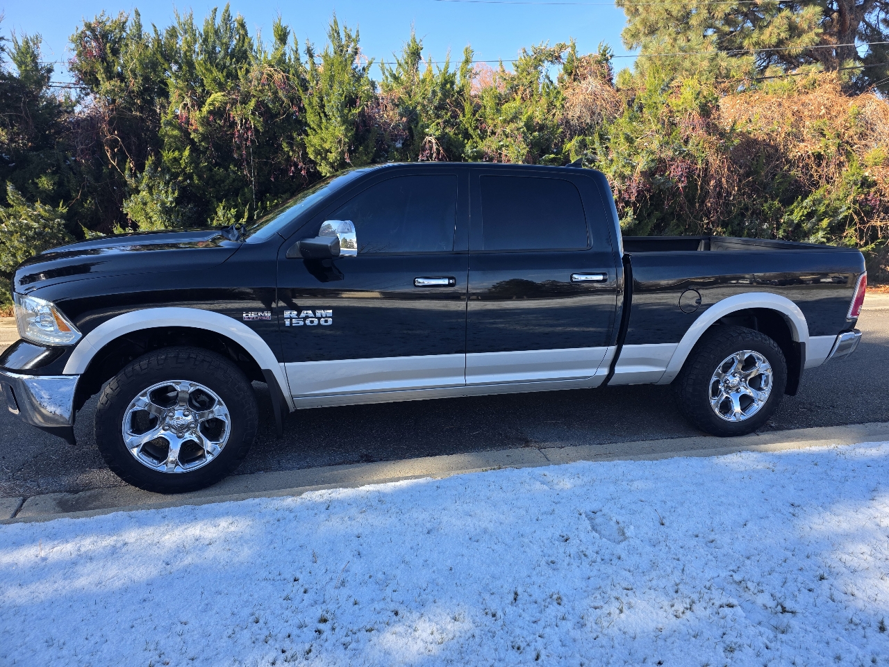 2014 RAM 1500 4WD Crew Cab 149" Laramie