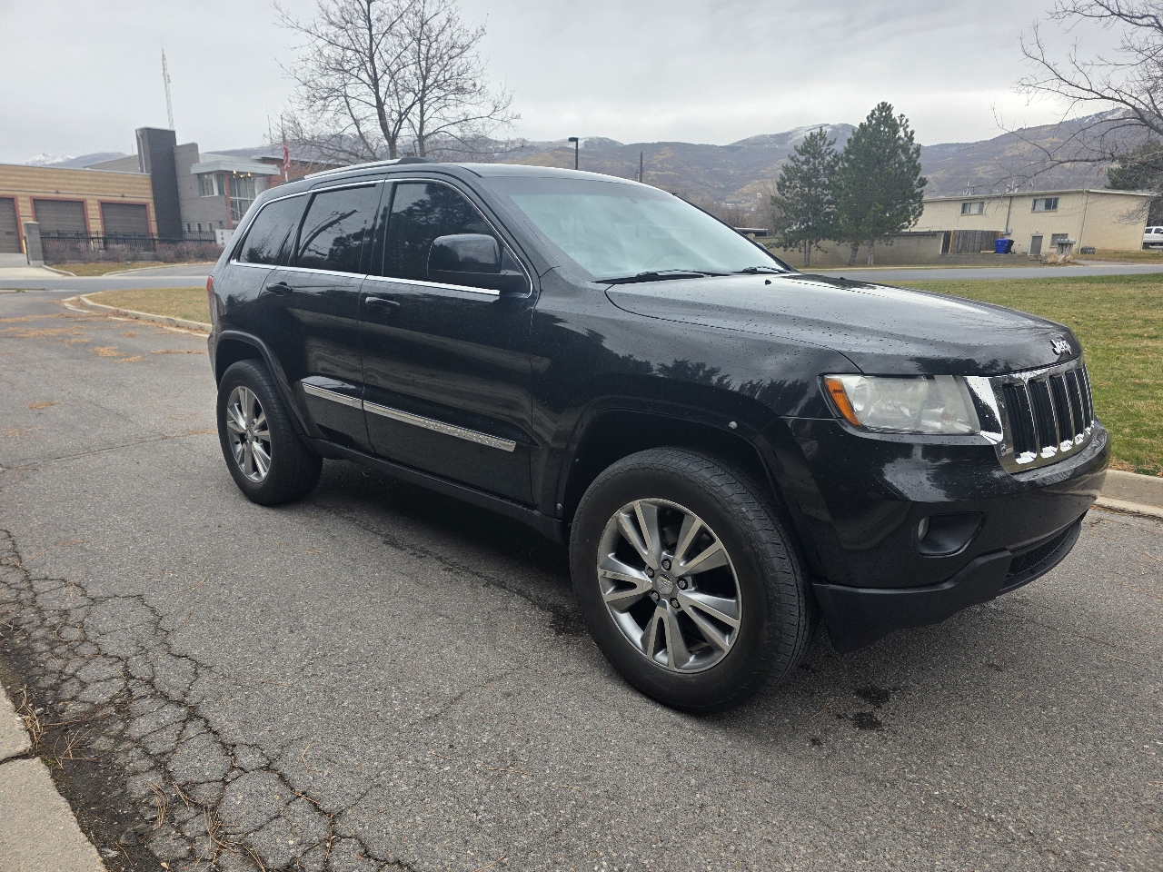 Jeep Grand Cherokee 4WD 4dr Laredo 2013