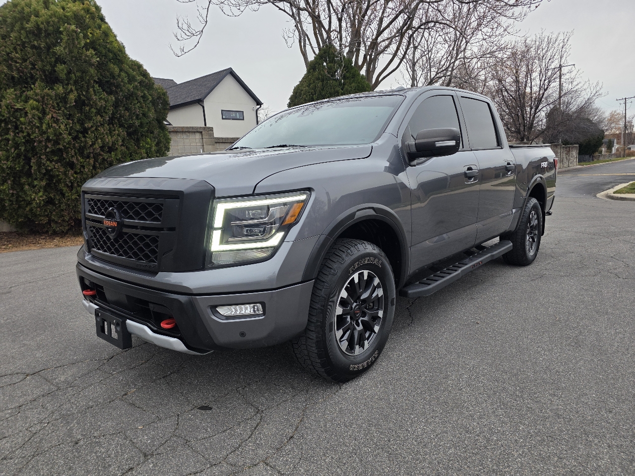 Nissan Titan 4x4 Crew Cab PRO-4X 2021