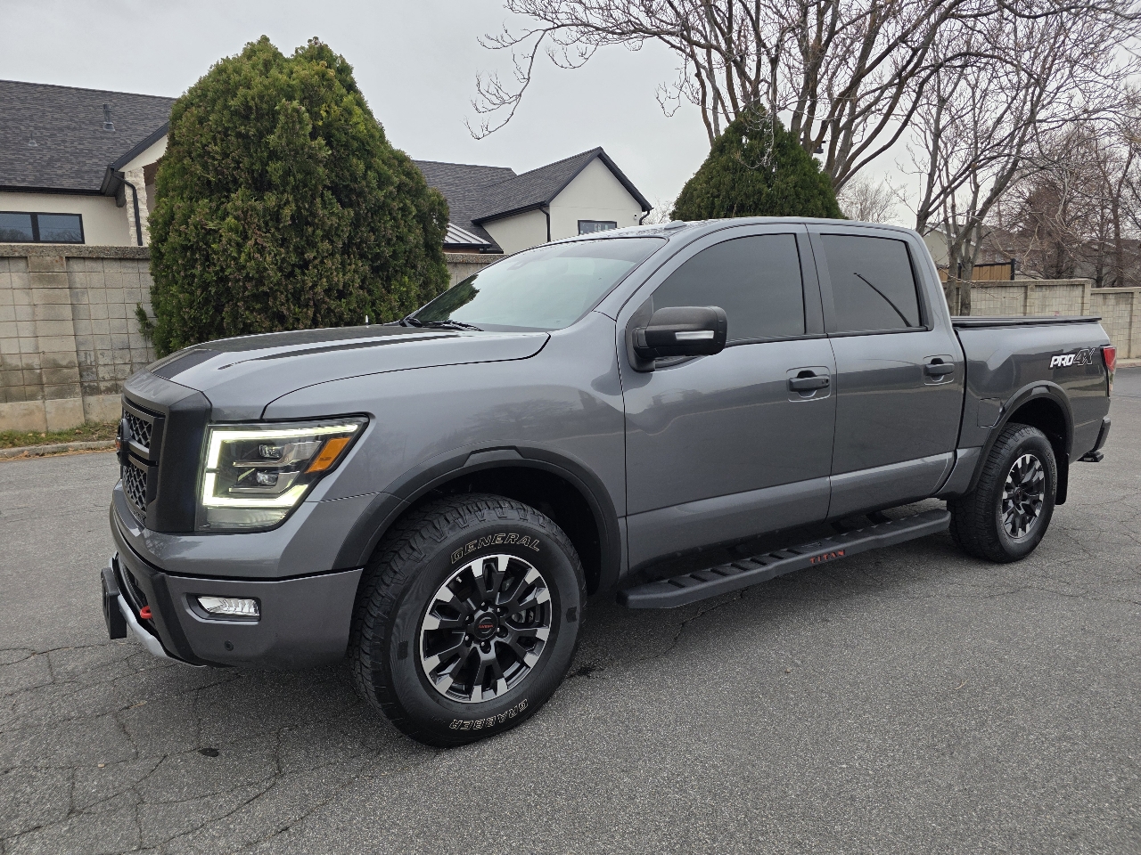 Nissan Titan 4x4 Crew Cab PRO-4X 2021