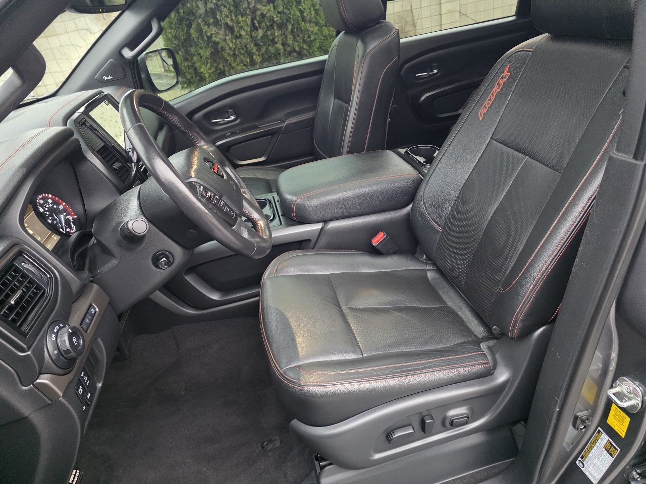 Nissan Titan 4x4 Crew Cab PRO-4X 2021