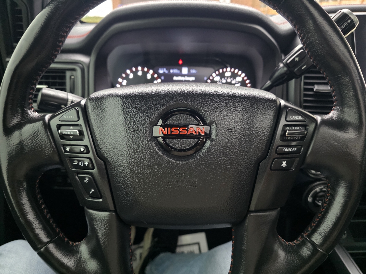 Nissan Titan 4x4 Crew Cab PRO-4X 2021