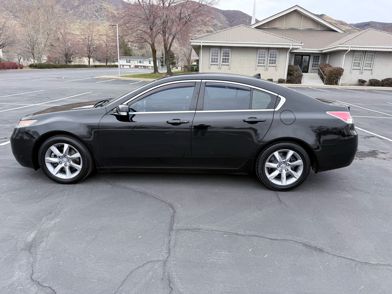 Acura TL 4dr Sdn Auto 2WD Tech 2012