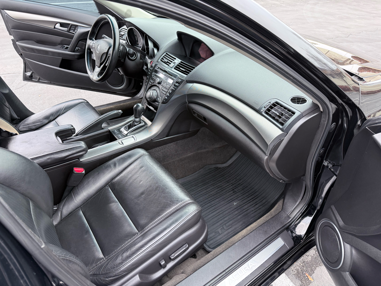 Acura TL 4dr Sdn Auto 2WD Tech 2012