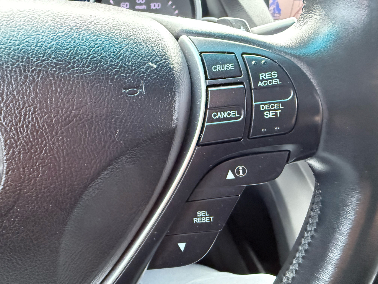 Acura TL 4dr Sdn Auto 2WD Tech 2012