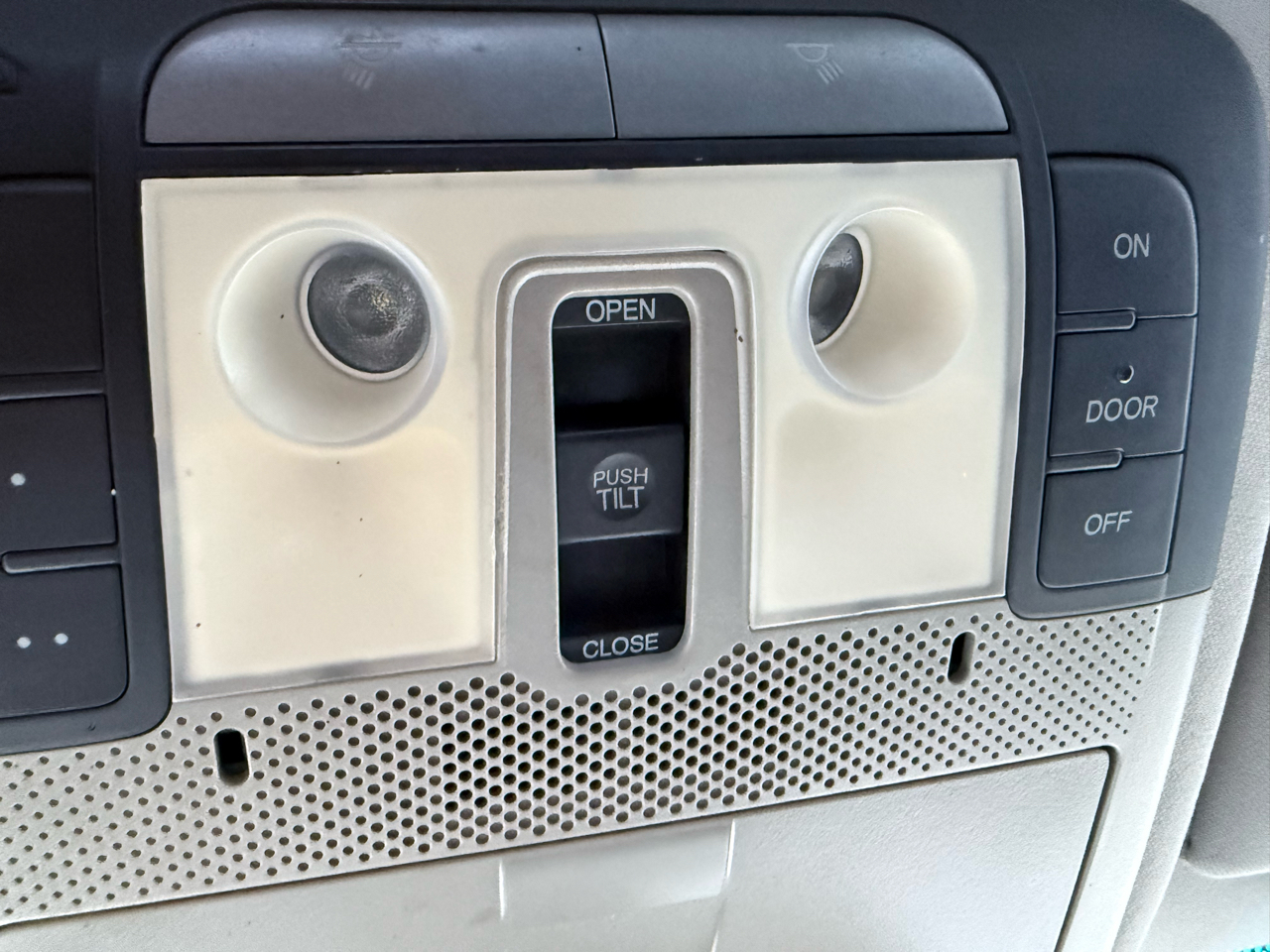 Acura TL 4dr Sdn Auto 2WD Tech 2012