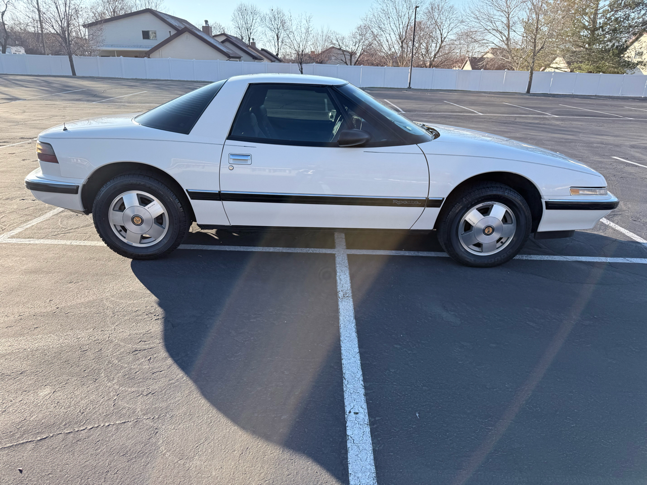 Buick Reatta 2dr Coupe 1990