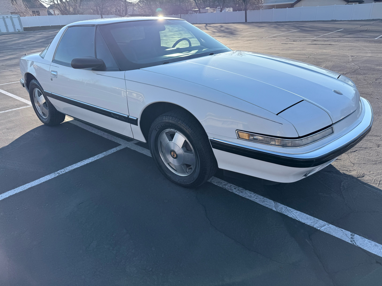 Buick Reatta 2dr Coupe 1990