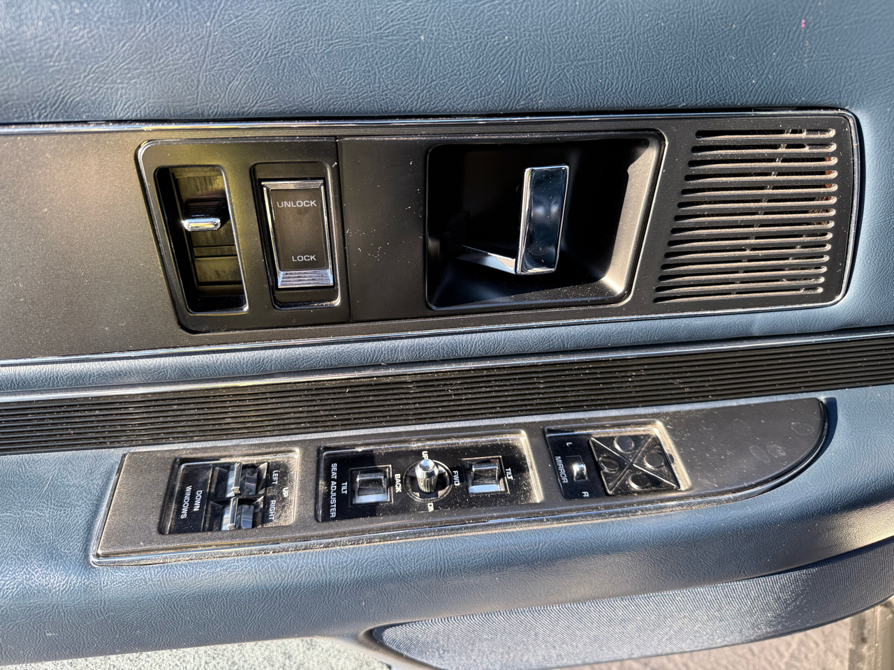 Buick Reatta 2dr Coupe 1990